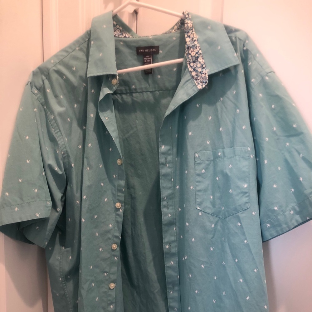 Very nice short sleeved collared shirt